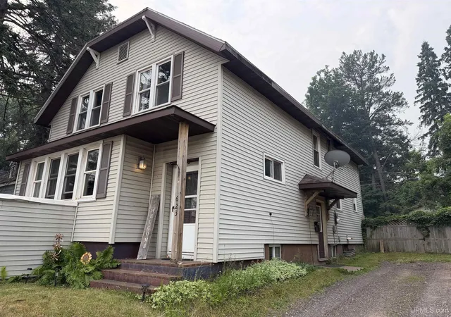 Photo 2 of Single family home for sale at 623 E Cloverland Dr, Ironwood, MI 49938 | MLS# 50215163 | Listing updated on 2026-07-16