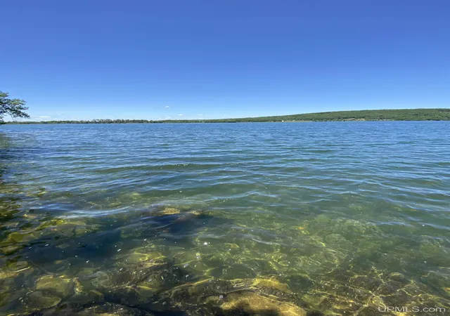 Homes for sale in Iron Mountain, MI | W8084 S Lake Antoine Rd, Iron Mountain, MI 49801 | MLS# 50206083