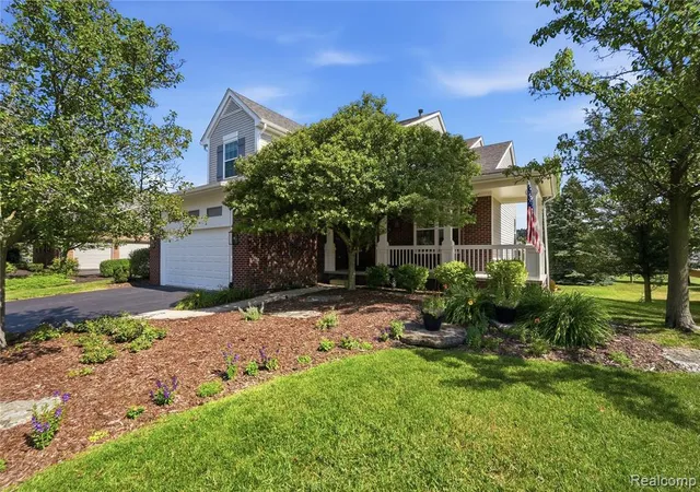 3rd image of 505 E Peninsula Ct, Oxford, MI 48371 | MLS# 61018333