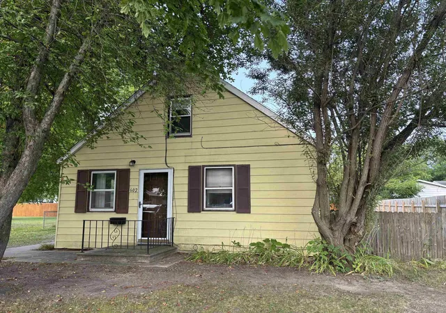 Photo 2 of Single family home for sale at 602 3rd Street, Essexville, MI 48732 | MLS# 50217720 | Listing updated on 2026-10-07