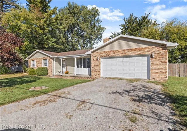 1st image of 4268 Ravenswood Rd, Port Huron, MI 48060 | MLS# 60941601