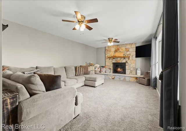 5th image of 4268 Ravenswood Rd, Port Huron, MI 48060 | MLS# 60941601