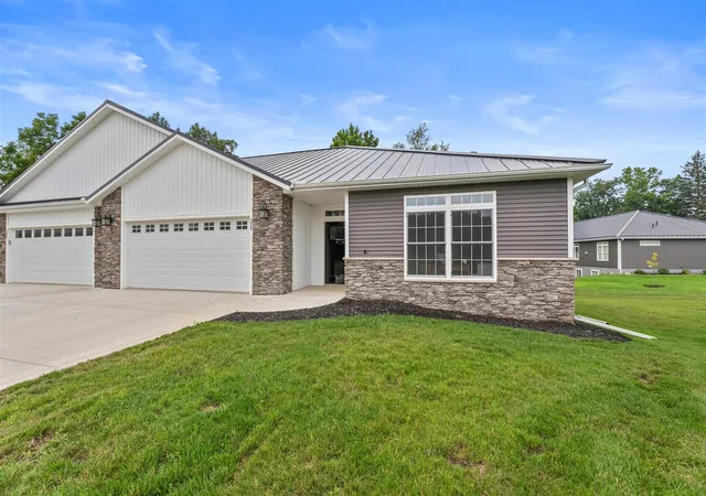 1st image of 235 Auseon Ct, Hillsdale, MI 49242 | MLS# 70457513