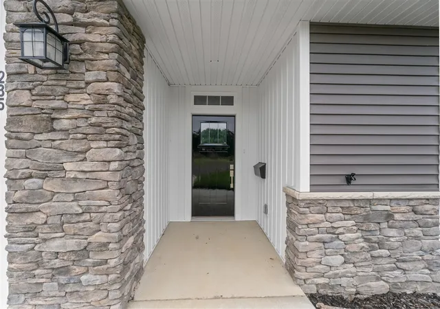 2nd image of 235 Auseon Ct, Hillsdale, MI 49242 | MLS# 70457513