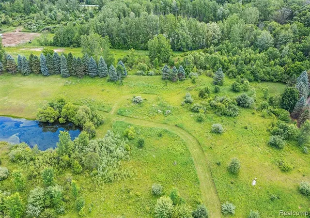 5th image of 9759 Jessica J Ln, Salem, MI 48175 | MLS# 60985710