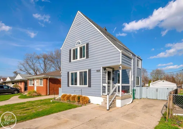 3rd image of 22816 Shakespeare St, Eastpointe, MI 48021 | MLS# 50204540
