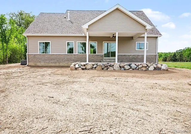 Homes for sale in Ray, MI | 57560 Omo Rd, Ray, MI 48096 | MLS# 60998102