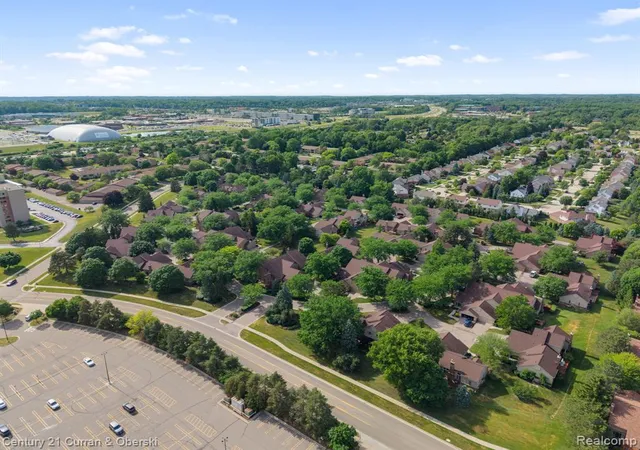 Homes for sale in Livonia, MI | 37600 N Laurel Park Dr, Livonia, MI 48152 | MLS# 61002446
