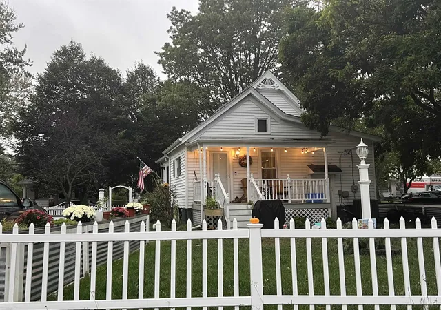 Photo 1 of Single Family Residence at 73 Smith St, Mount Clemens, MI 48043 | MLS# 50209270 | | Sold on 2026-06-23