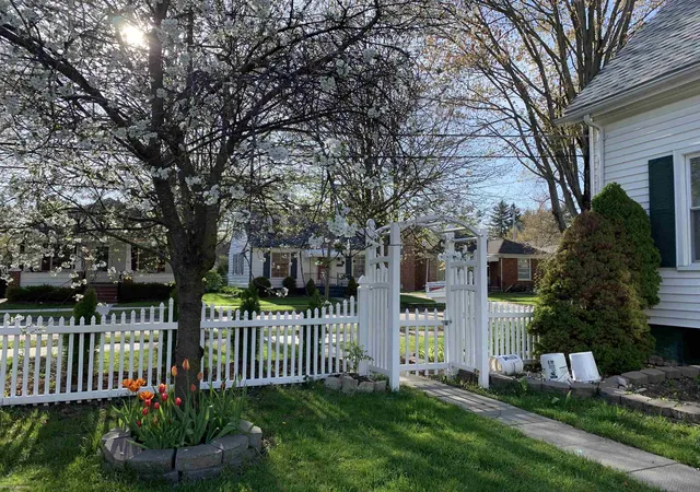 Photo 3 of Single Family Residence at 73 Smith St, Mount Clemens, MI 48043 | MLS# 50209270 | | Sold on 2026-06-23