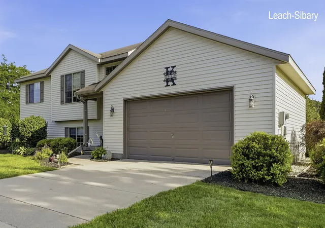 Photo 3 of Sale Pending at 4966 Ne Dio Dr Ne, Cedar Springs, MI 49315 | MLS# 80072647 | Listing updated on 2026-09-18