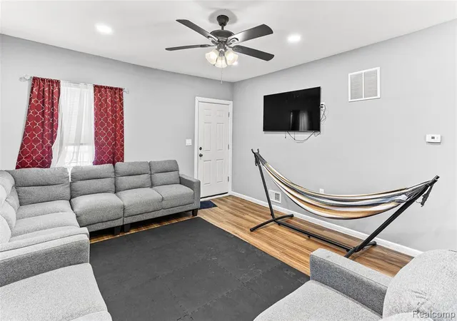 Photo 3 of Sale Pending at 9365 Quincy St, Detroit, MI 48204 5704 | MLS# 61023841 | Listing updated on 2026-08-24