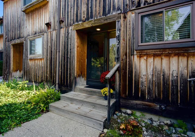 Photo 3 of Condo for sale at 2127 Pauline Ct, Ann Arbor, MI 48103 | MLS# 70500631 | Listing updated on 2025-11-04