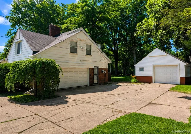 Homes for sale in Harper Woods, MI | 20552 Huntington Ave, Harper Woods, MI 48225 | MLS# 61007586