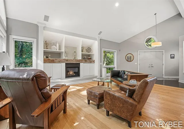 Photo 4 of Single family home for sale at 2302 Timberlee Dr, Holland, MI 49424 | MLS# 70551783 | Listing updated on 2026-09-03
