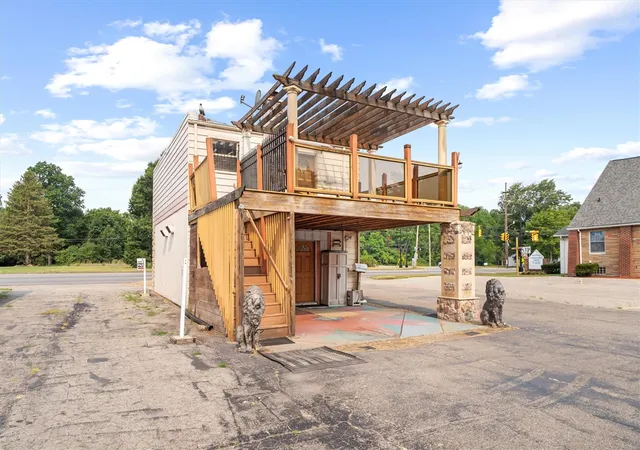 Listing Photo 4 - Condo for sale in building located at 1040 N Wayne Rd, Westland, MI 48185-3633