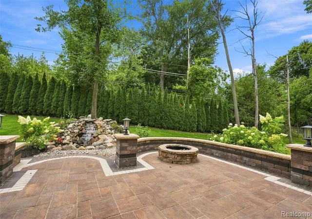 Photo 3 of Single family home for sale at 34145 Oak Forest Dr, Farmington Hills, MI 48331 | MLS# 61021052 | Listing updated on 2026-08-30