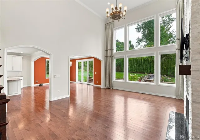 Photo 5 of Single family home for sale at 34145 Oak Forest Dr, Farmington Hills, MI 48331 | MLS# 61021052 | Listing updated on 2026-08-30