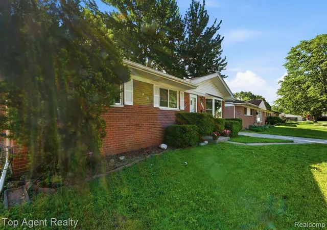 Homes for sale in Warren, MI | 26268 Patricia Ave, Warren, MI 48091 | MLS# 60996600