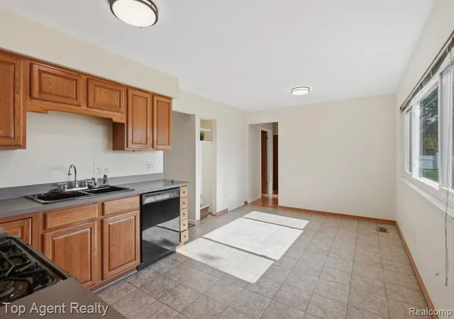 Homes for sale in Warren, MI | 26268 Patricia Ave, Warren, MI 48091 | MLS# 60996600