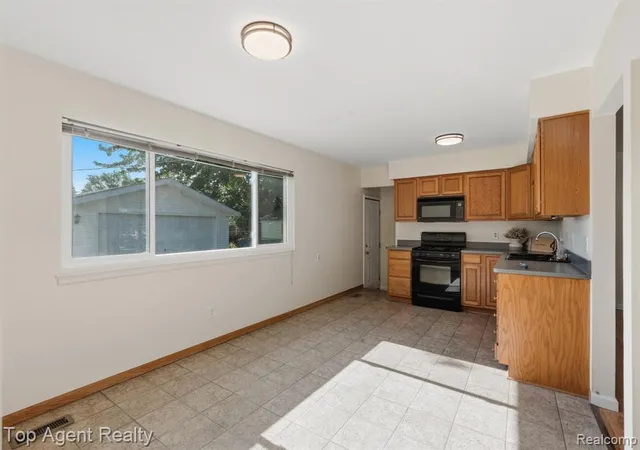 Homes for sale in Warren, MI | 26268 Patricia Ave, Warren, MI 48091 | MLS# 60996600