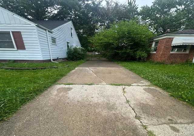 Homes for sale in Harper Woods, MI | 20413 Kingsville St, Harper Woods, MI 48225 | MLS# 61006720