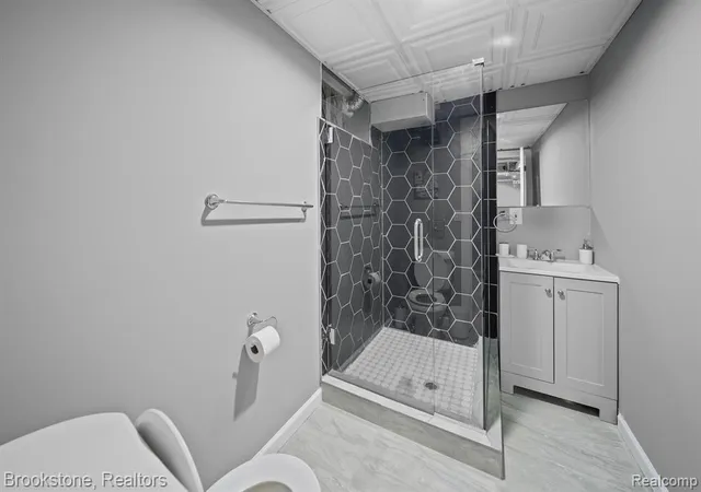 27th image of 141 Ferndale Ave, Rochester, MI 48307 | MLS# 60972006