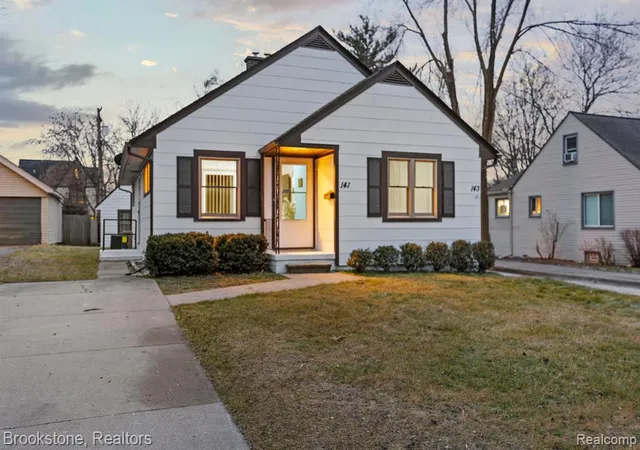 2nd image of 141 Ferndale Ave, Rochester, MI 48307 | MLS# 60972006