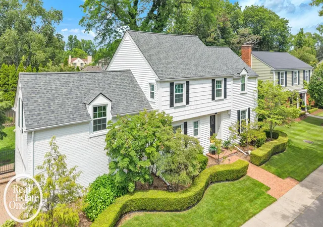 Homes for sale in Grosse Pointe Shores, MI | 90 Colonial Rd, Grosse Pointe Shores, MI 48236 | MLS# 50214761