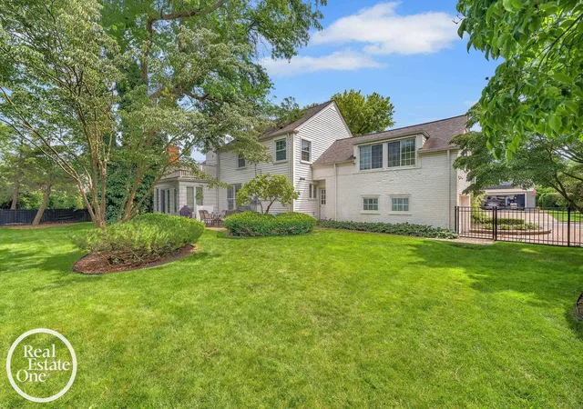 Homes for sale in Grosse Pointe Shores, MI | 90 Colonial Rd, Grosse Pointe Shores, MI 48236 | MLS# 50214761