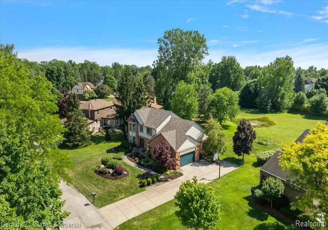 Homes for sale in Farmington Hills, MI | 37125 Fox Gln, Farmington Hills, MI 48331 | MLS# 61000884
