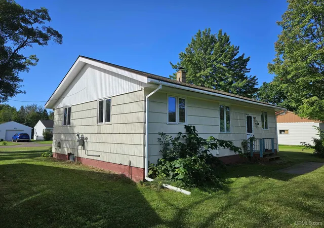 Homes for sale in Ontonagon, MI | 217 Mulock St, Ontonagon, MI 49953 | MLS# 50186816