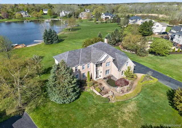 Homes for sale in Milford, MI | 1595 Boulder Lake Dr, Milford, MI 48380 | MLS# 60997091