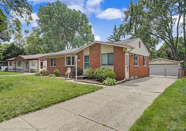 Homes for sale in Plymouth, MI | 42519 Applecreek Dr, Plymouth, MI 48170 | MLS# 61006644