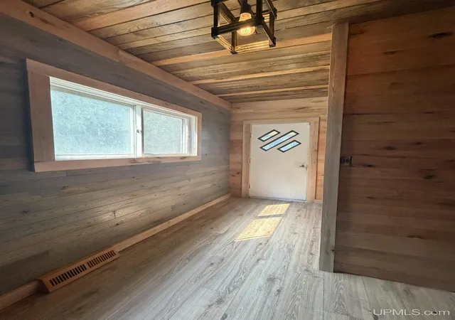 Photo 2 of Single family home for sale at 604 Section St, Norway, MI 49870 | MLS# 50218289 | Listing updated on 2026-09-24