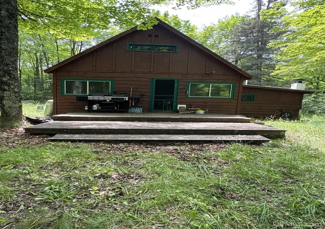Homes for sale in Felch, MI | 6051 N Ross Grade Rd, Felch, MI 49831 | MLS# 50214151