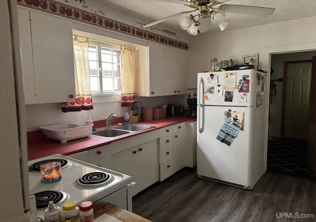 Photo 3 of Single family home for sale at 10075 Stockbridge Ave, Iron Mountain, MI 49801 | MLS# 50215162 | Listing updated on 2026-09-10