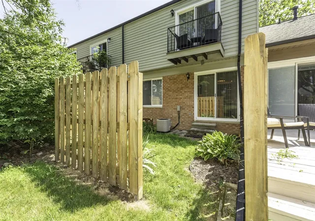 Homes for sale in Ann Arbor, MI | 3351 Burbank Dr, Ann Arbor, MI 48105 | MLS# 70544009
