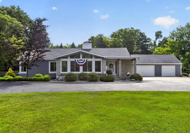 Homes for sale in Essexville, MI | 1206 N Pine Rd, Essexville, MI 48732 | MLS# 50214599