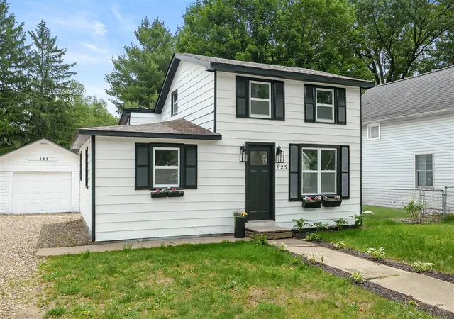 Homes for sale in Vicksburg, MI | 625 Hamilton St, Vicksburg, MI 49097 | MLS# 70536339
