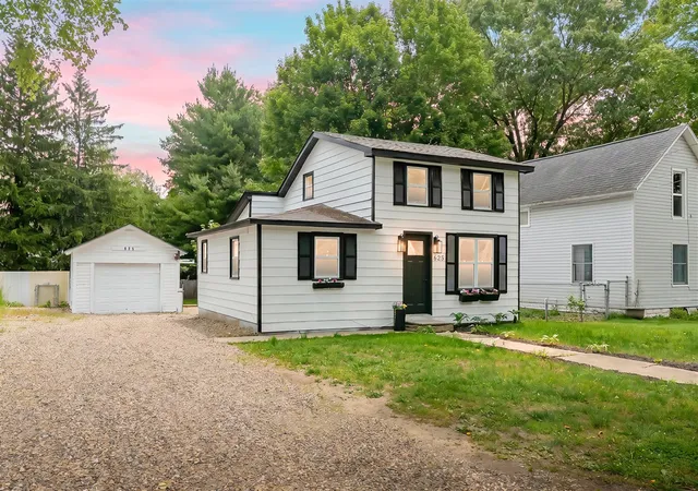 Homes for sale in Vicksburg, MI | 625 Hamilton St, Vicksburg, MI 49097 | MLS# 70536339