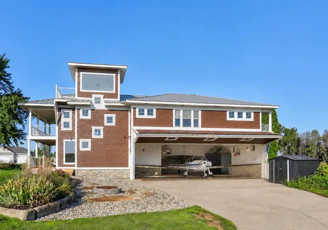 Homes for sale in Zeeland, MI | 2520 Air Park Dr, Zeeland, MI 49464 | MLS# 70539447
