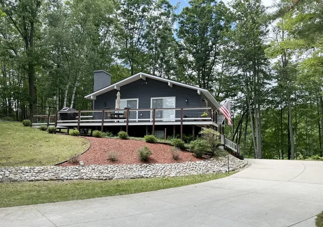 Homes for sale in Stanwood, MI | 11310 E Royal Rd, Stanwood, MI 49346 | MLS# 70540303