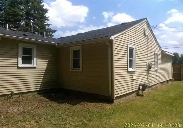 Photo 3 of Single family home for sale at 3490 Beveridge Rd, Flint, MI 48532 4903 | MLS# 61008587 | Listing updated on 2026-08-28