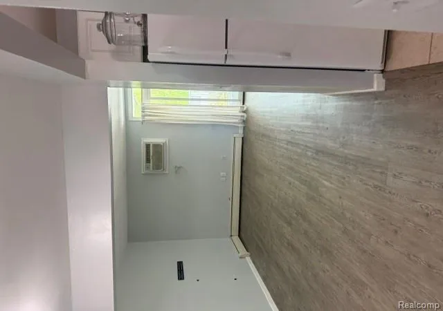 Listing Photo 2 - Condo for sale in building located at 4917 Crooks Rd, Royal Oak, MI 48073 - Unit #L5