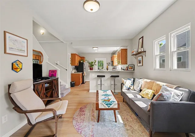 Photo 4 of Sale Pending at 939 Sigsbee St, Grand Rapids, MI 49506 | MLS# 70551374 | Listing updated on 2026-09-08