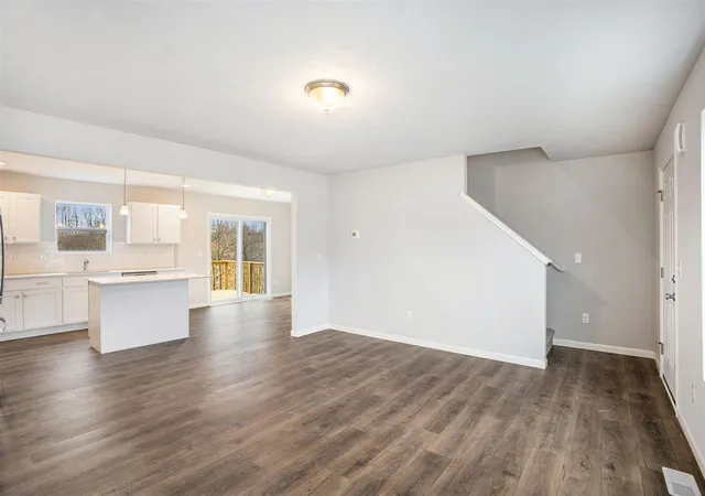 3rd image of 600 Arizona Blvd, Three Rivers, MI 49093 | MLS# 70518415