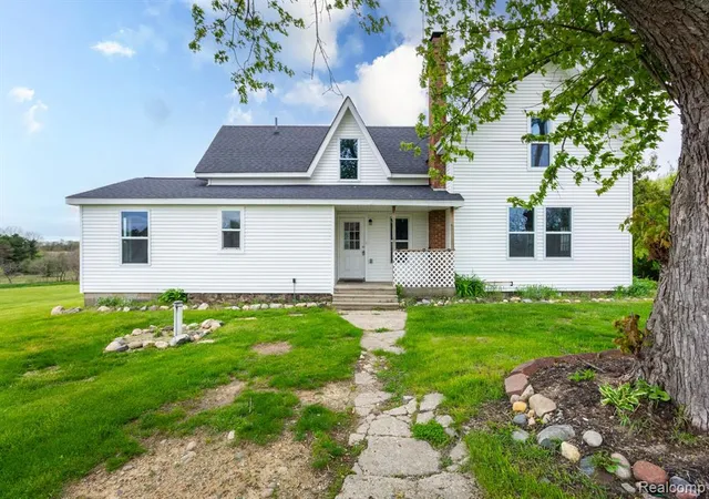 Homes for sale in Imlay City, MI | 1545 N Van Dyke Rd, Imlay City, MI 48444 | MLS# 60993422