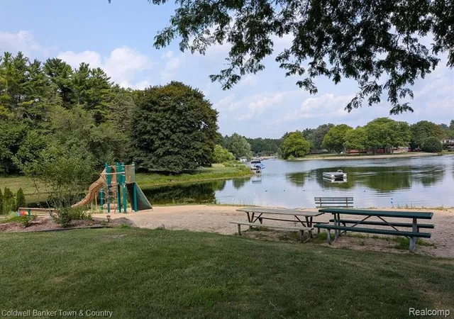 37th image of 5134 Red Fox Dr, Brighton, MI 48114 | MLS# 61019841