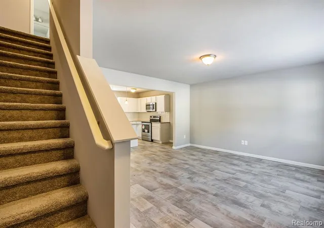 Photo 2 of Sale Pending at 1047 Weatherstone Ln, Howell, MI 48843 | MLS# 60197192 | Listing updated on 2025-06-17